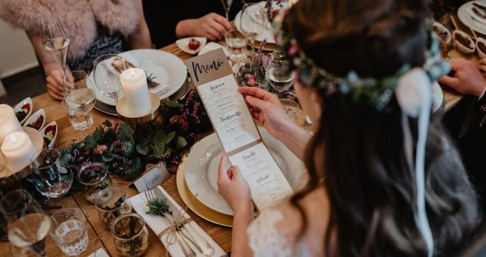 Hochzeitsessen, Menükarte, Tischdekoration, Fingerfood