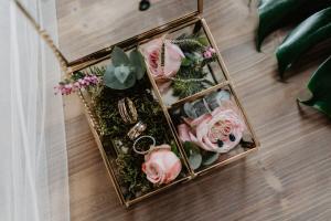 Vintage Schmuck Trauringe Grün Gold Vintage Schmuck Trauringe Grün Gold