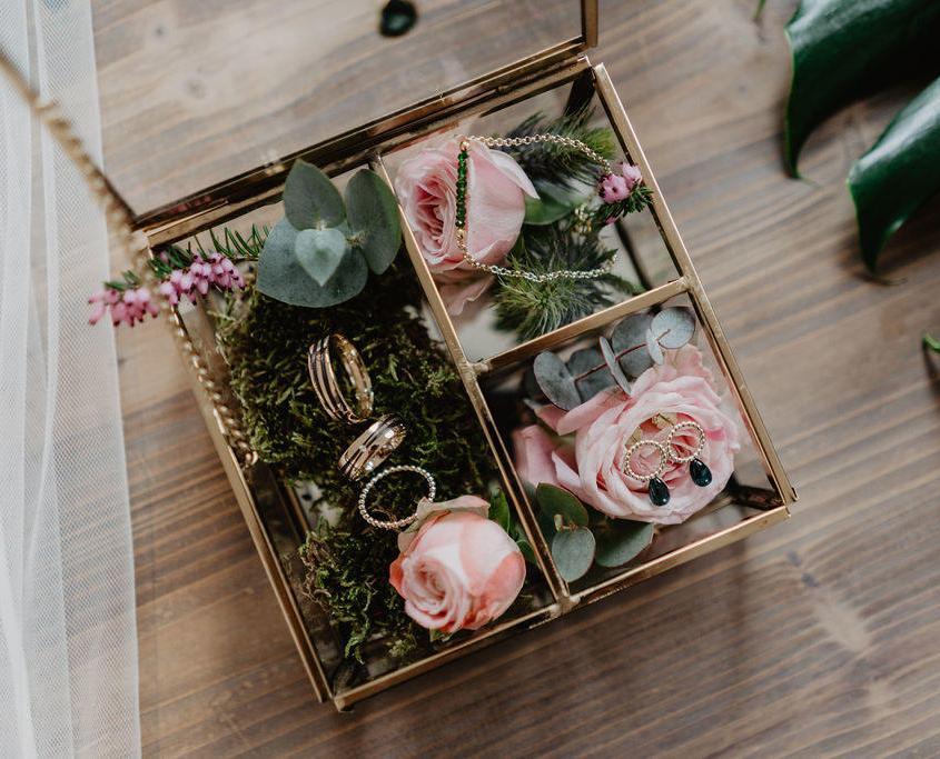 Vintage Schmuck Trauringe Grün Gold Vintage Schmuck Trauringe Grün Gold