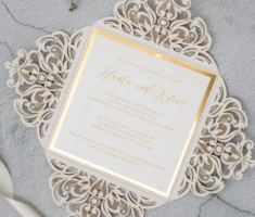 elegante Lasercut-Hochzeitseinladungskarte Gold hochzeitskarten text einladung